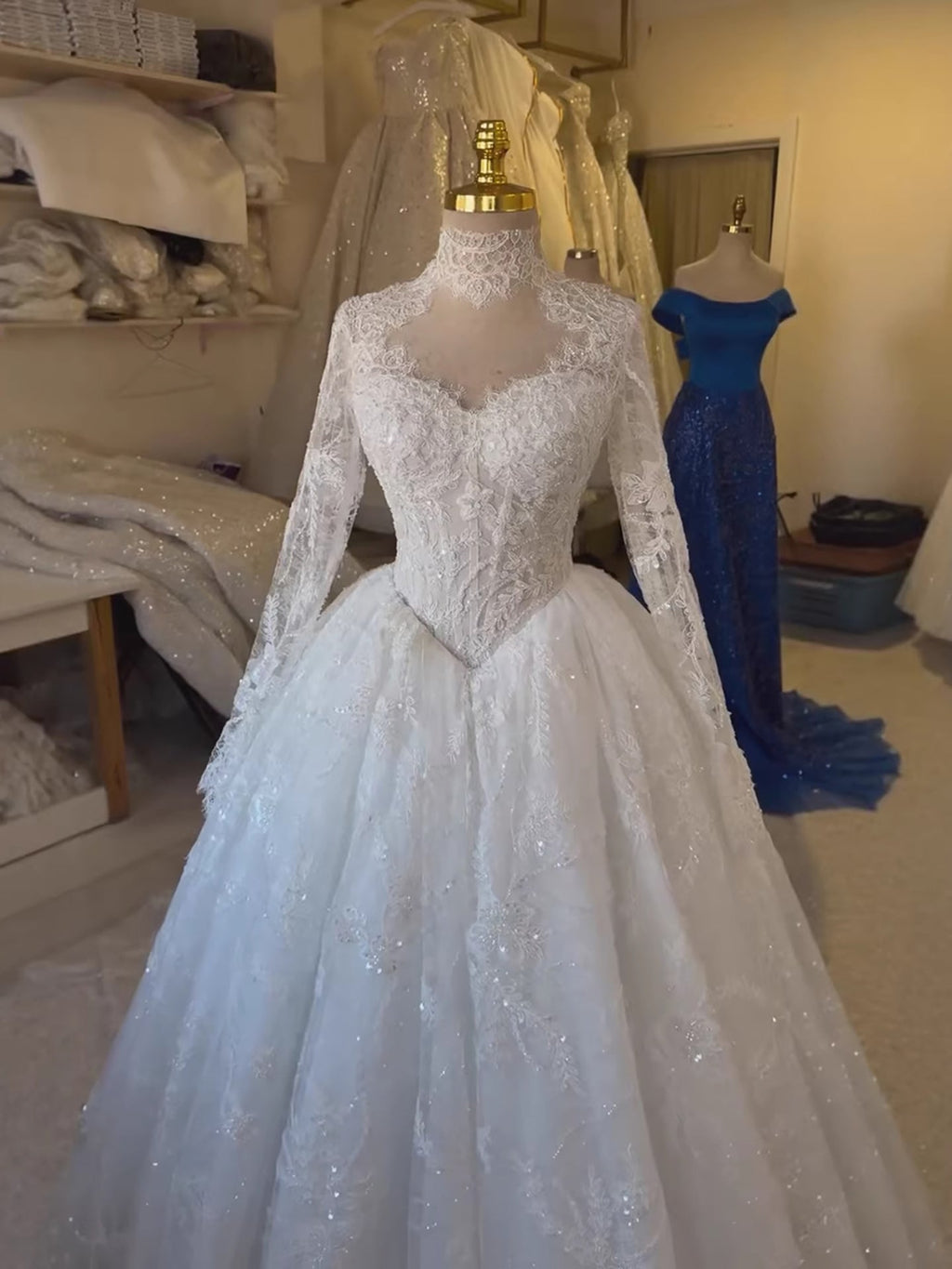 Luxury White CLAce High Neck Long Sleeve Wedding Dress HA2534
