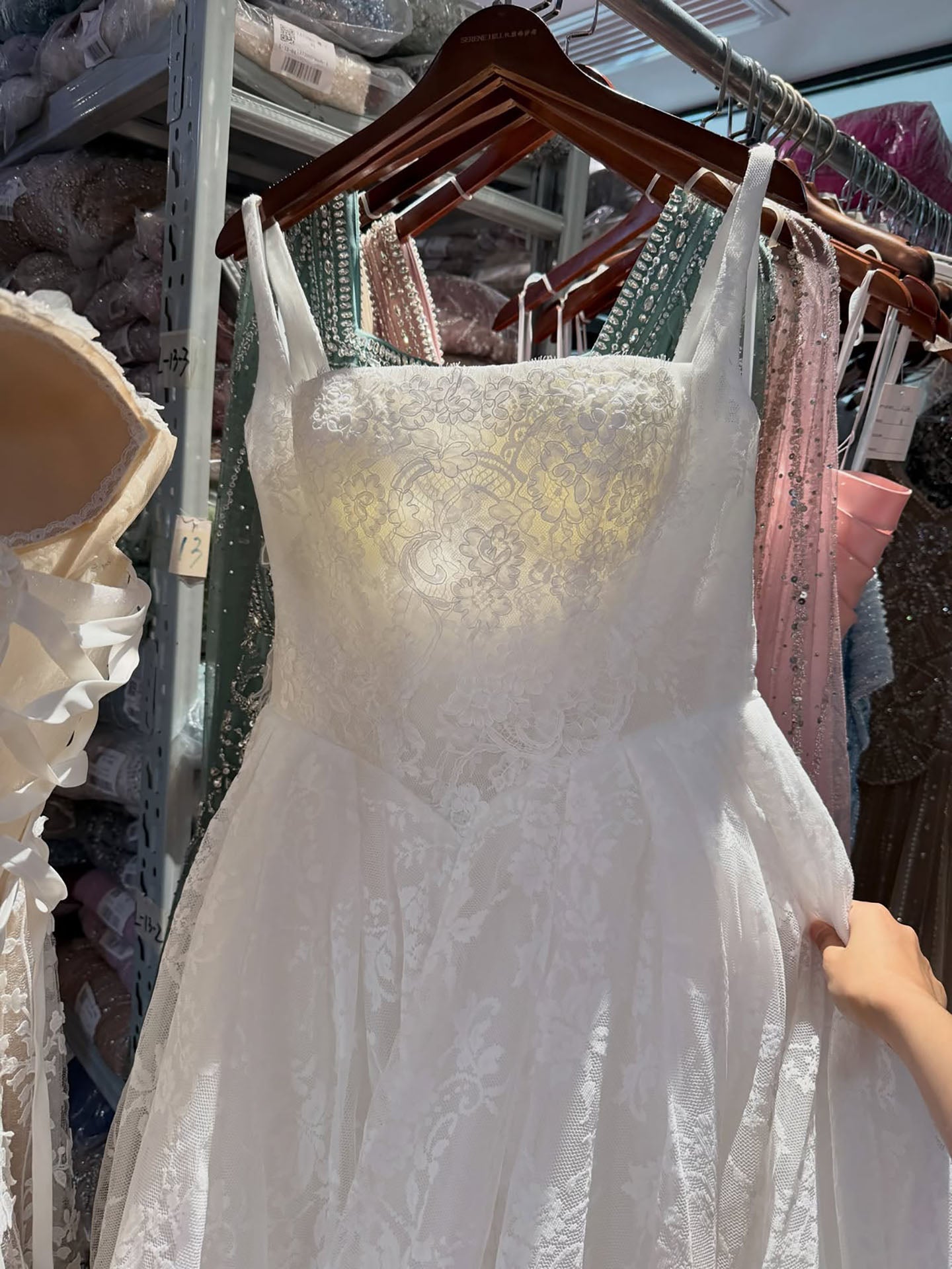 Luxury White Floral Lace A Line Wedding Dress HA2548