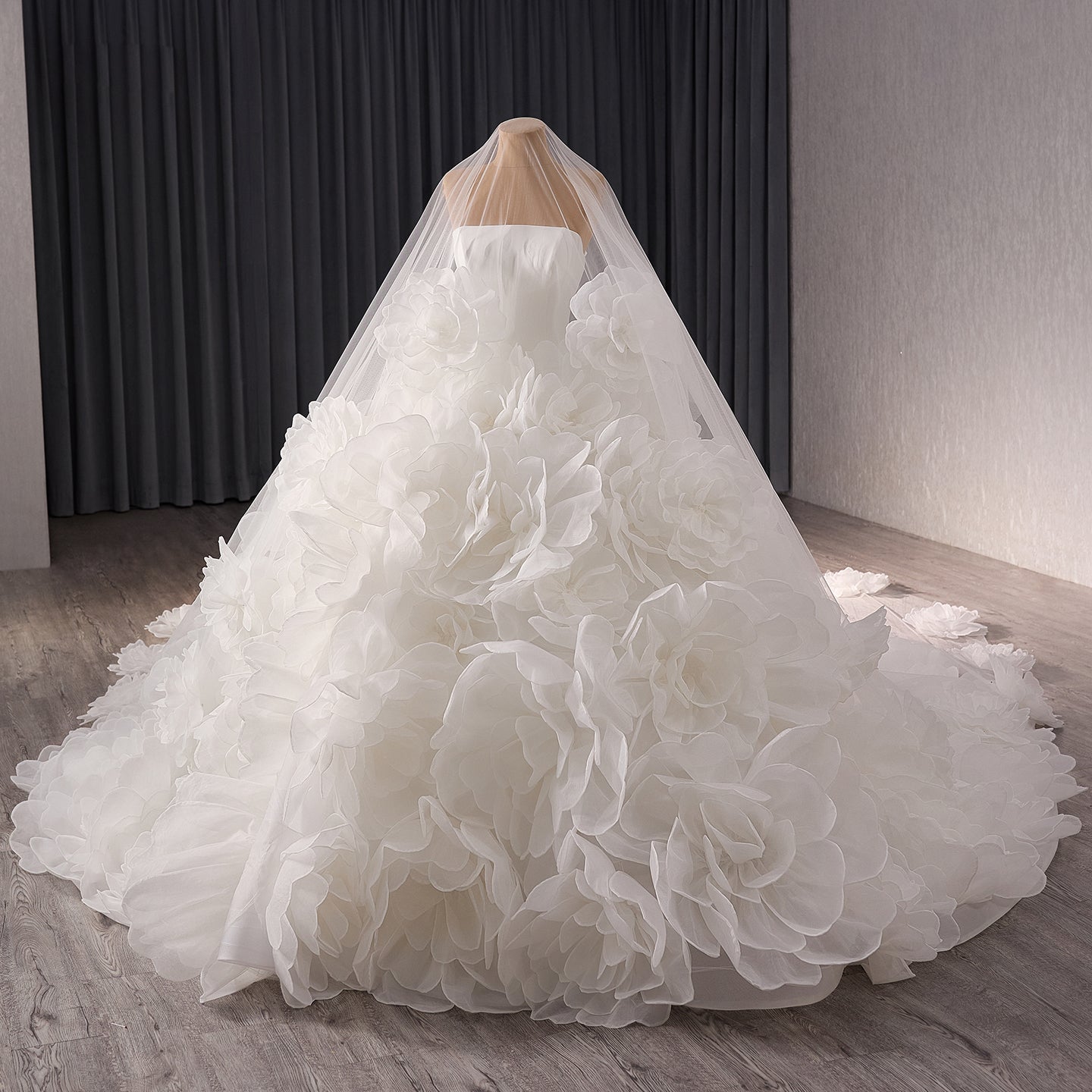 Luxury White Strapless 3D Floral Tulle Ball Gown HM241086