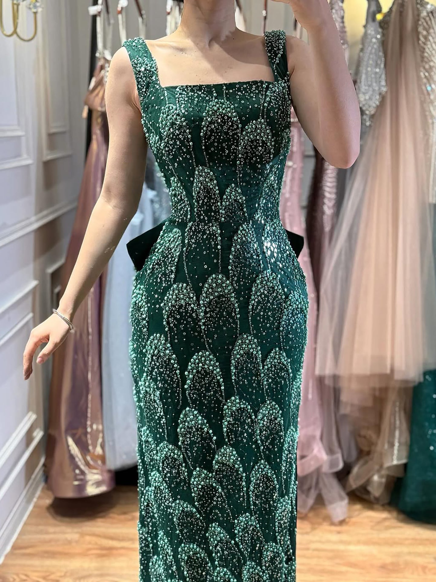 Luxury Evening Dress Emerald Green Bow Sheath Straight With Train CLA73380
