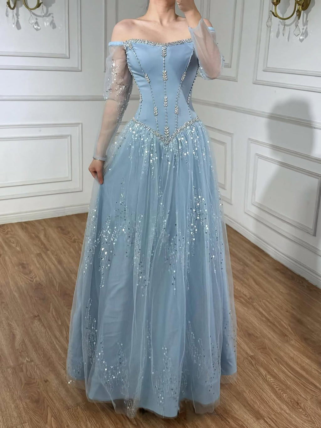 Schlichtes, arabisch-blaues, schulterfreies, langärmeliges A-Linien-Abendkleid mit Perlenbesatz für Mädchen, ideal für Abschlussball und Party (CLA73464)