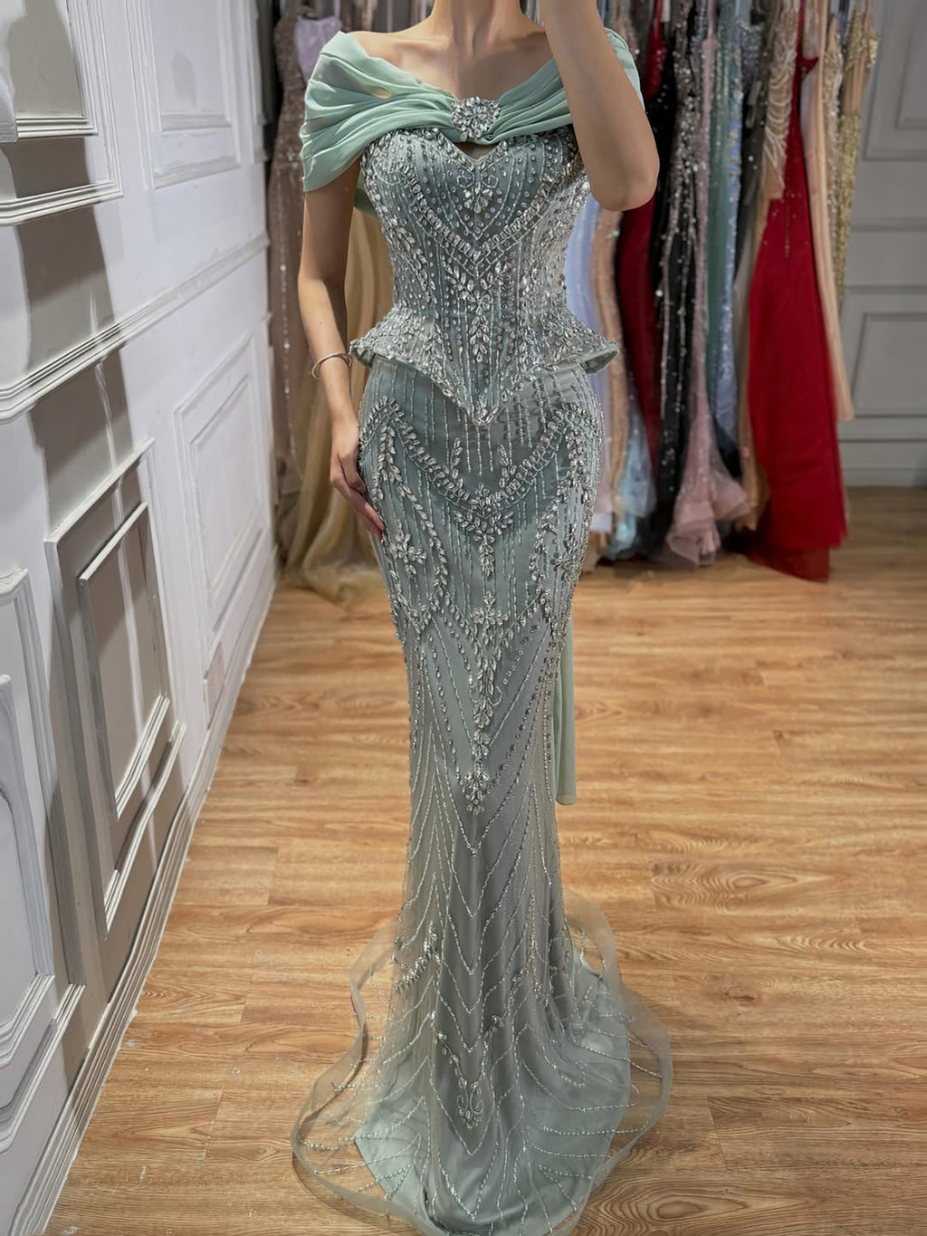 Kosovo Luxury Crystals Beaded Mermaid Evening Dress With Shawl CLA73686