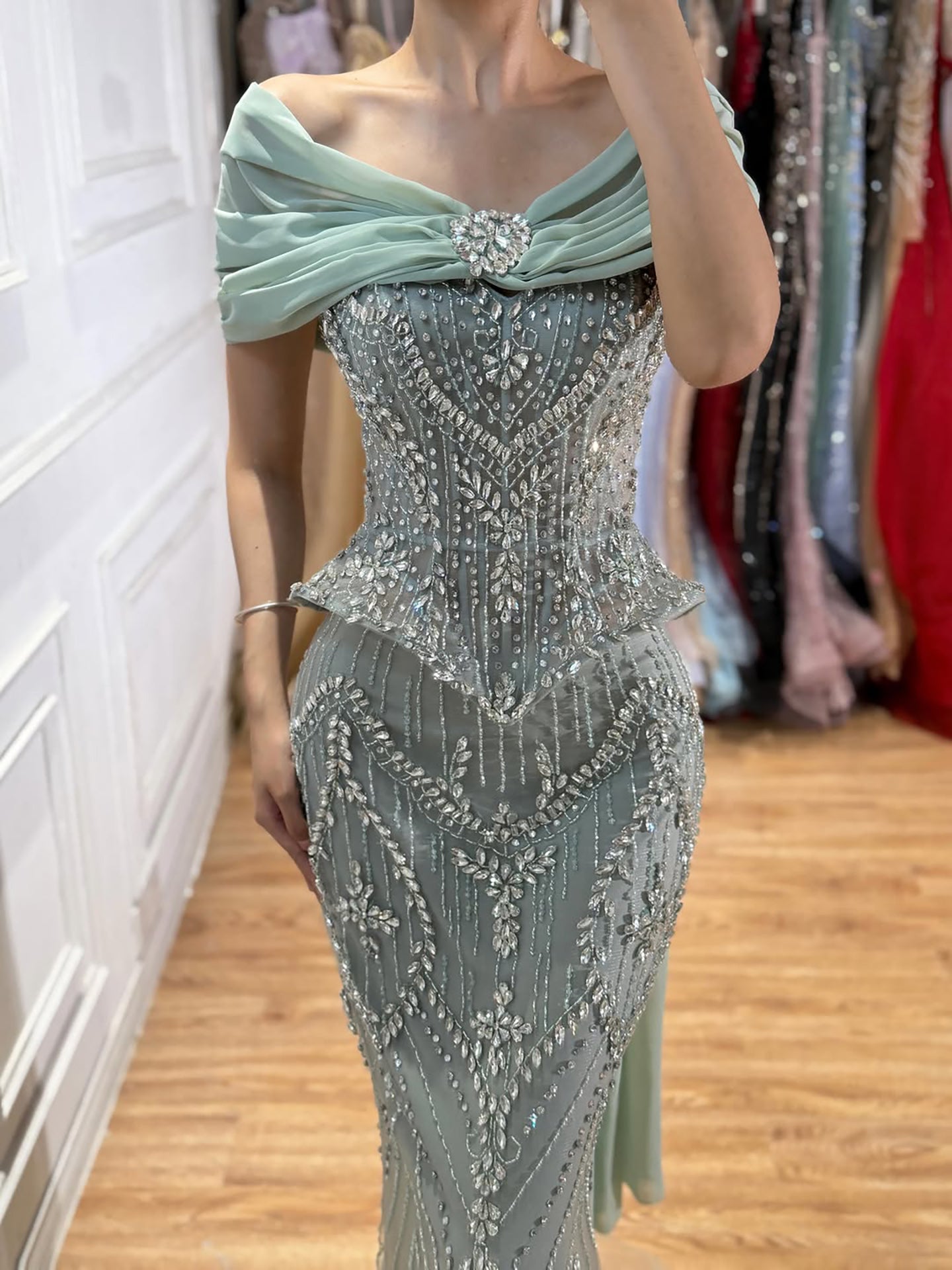Kosovo Luxury Crystals Beaded Mermaid Evening Dress With Shawl CLA73686