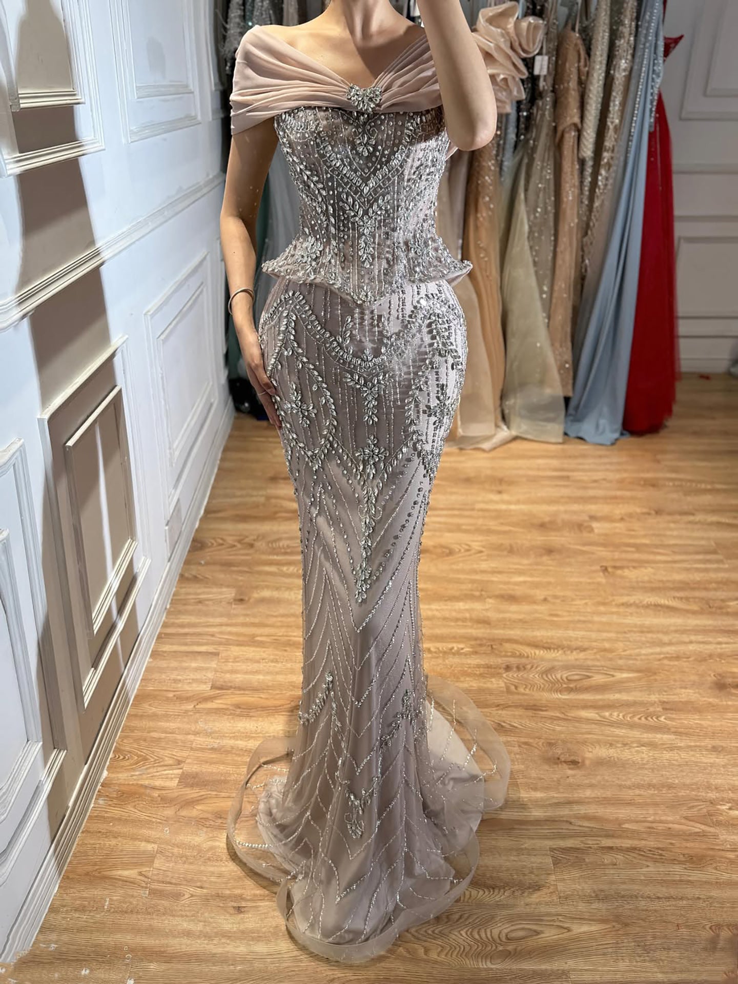 Kosovo Luxury Crystals Beaded Mermaid Evening Dress With Shawl CLA73686
