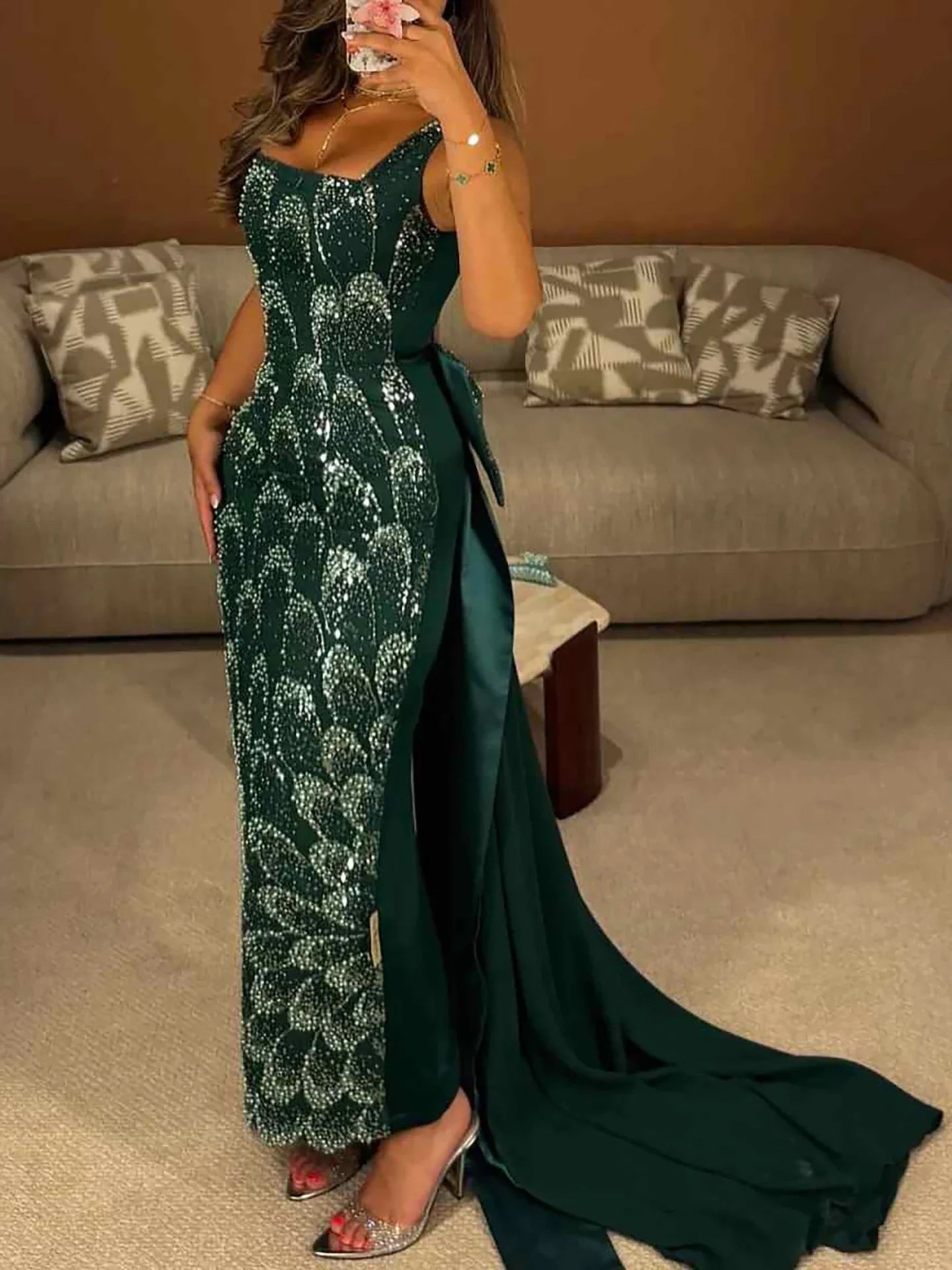 Luxury Evening Dress Emerald Green Bow Sheath Straight With Train CLA73380