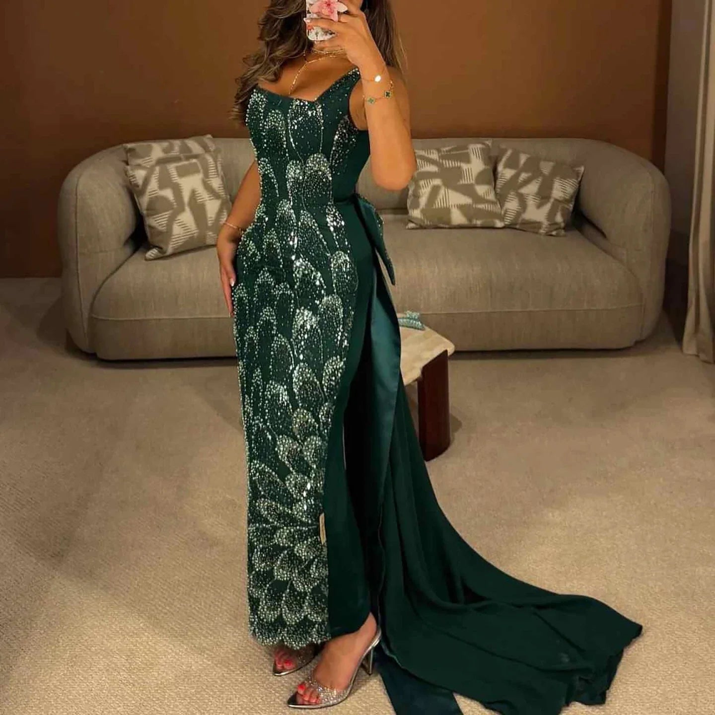 Luxury Evening Dress Emerald Green Bow Sheath Straight With Train CLA73380