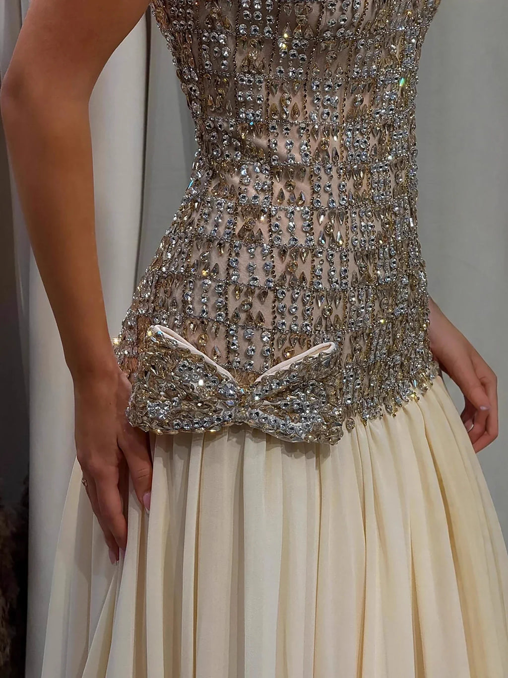 Kosovo Luxury Beaded Bow Decoration Nude A-Line With Choker Party Dress Strapless Women Evening Gown CLA73361